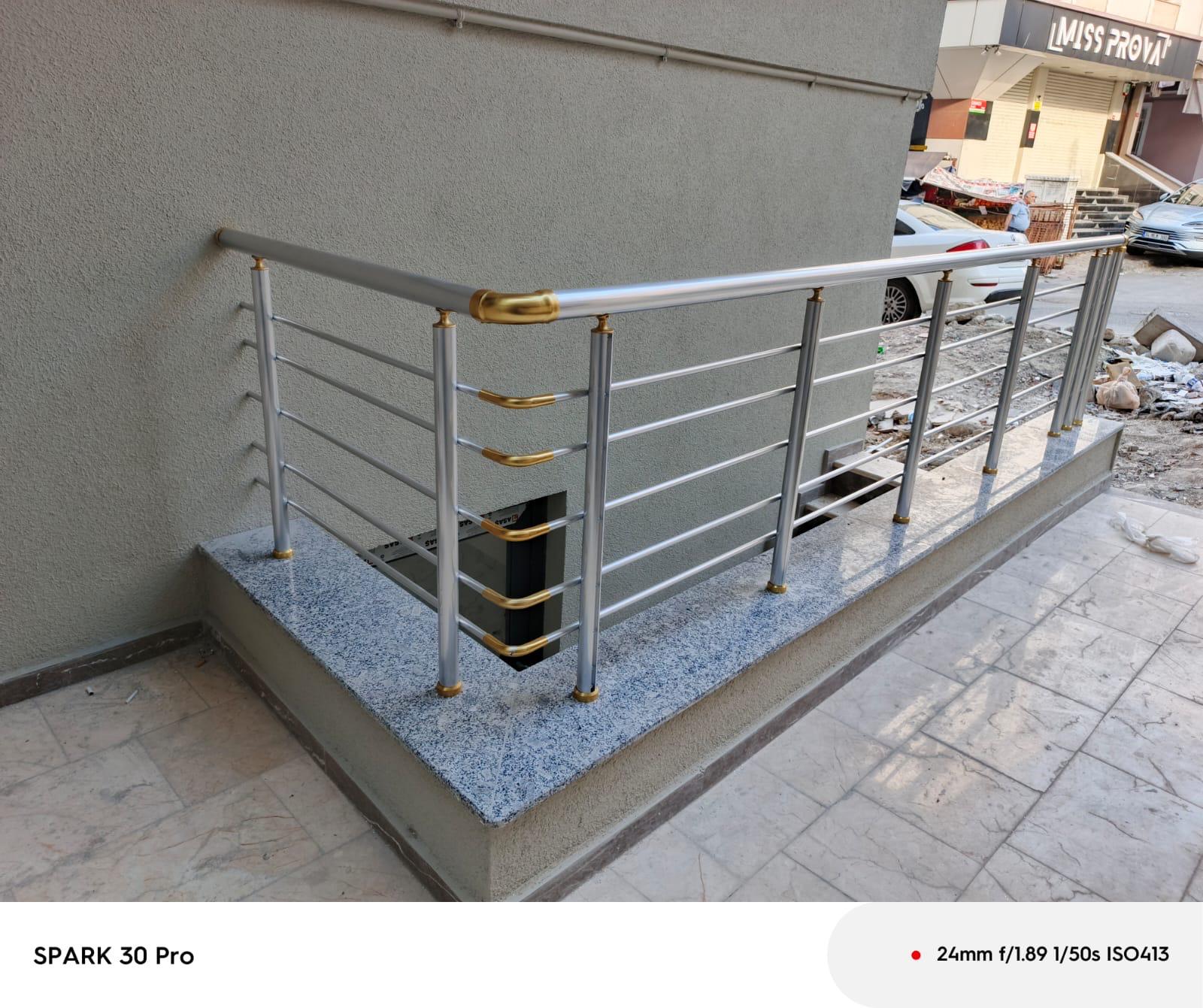 Merdiven pleksi korkuluk 36